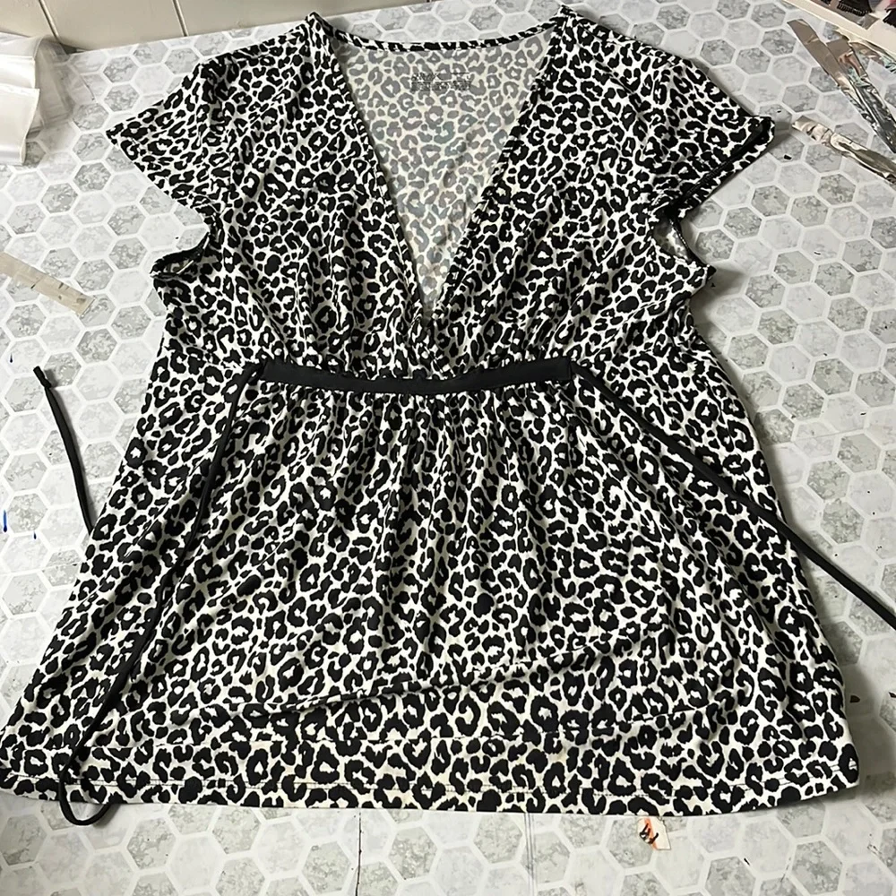 Gilligan & O Malley Large Sleepwear Animal Print V Neck Pajama Shirt